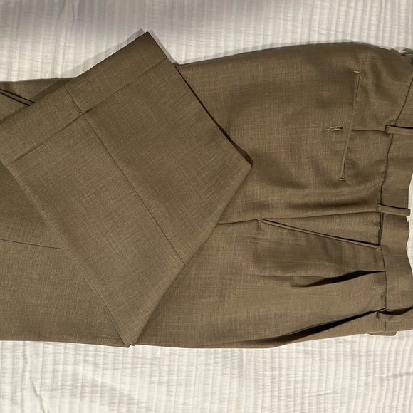 Very lightly worn. Like new. Size 36/34. The cloth has the look of linen/wool. - Picture 4 of 4